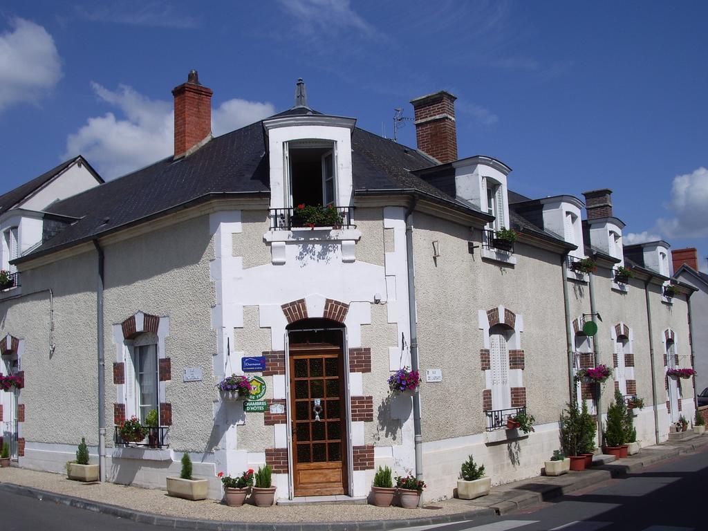Les Glycines Bed & Breakfast Plaimpied-Givaudins Luaran gambar